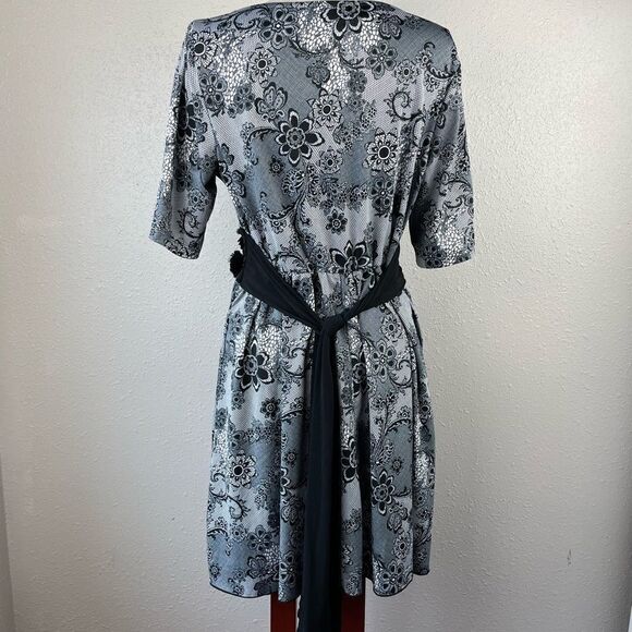 Maurices Floral Midi Dress Size M EUC - Picture 7 of 9